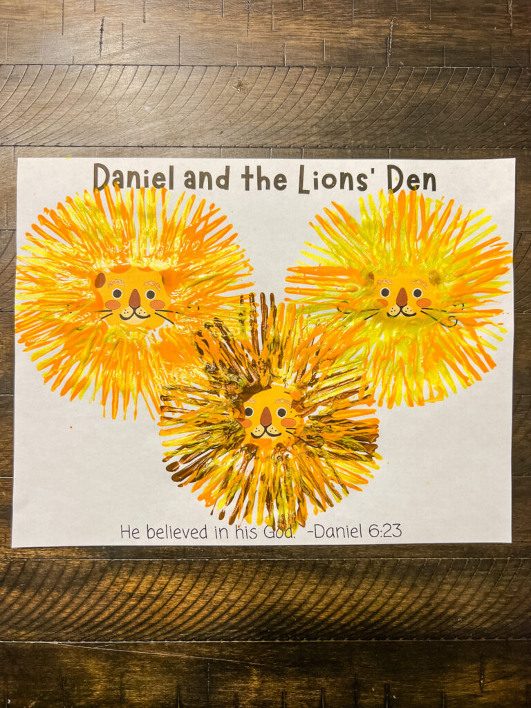 Daniel and the Lions’ Den Craft- FREE Printable!